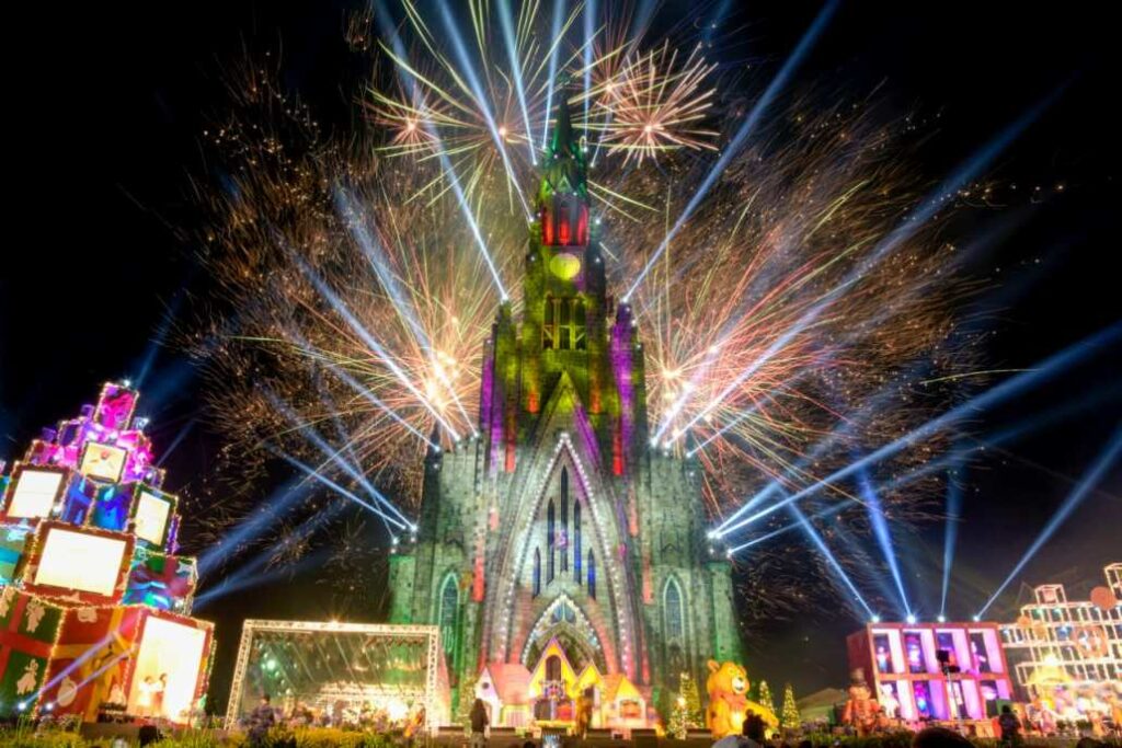 show-de-luzes-em-canela-catedral-de-pedra